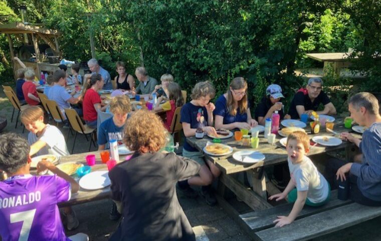 Gezellige seizoensafsluiting met pannenkoeken